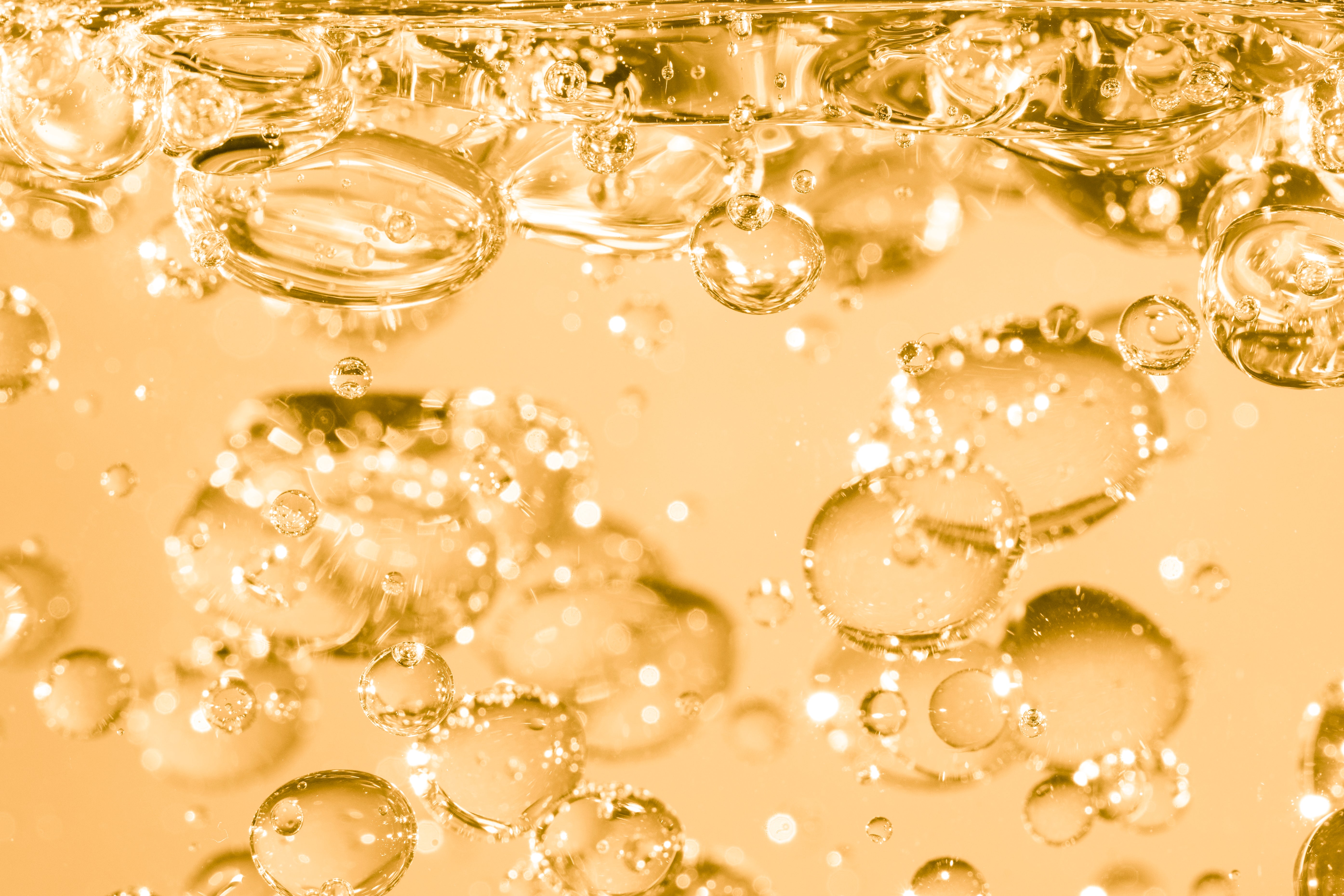 golden-underwater-bubbles-abstract-oil.jpg